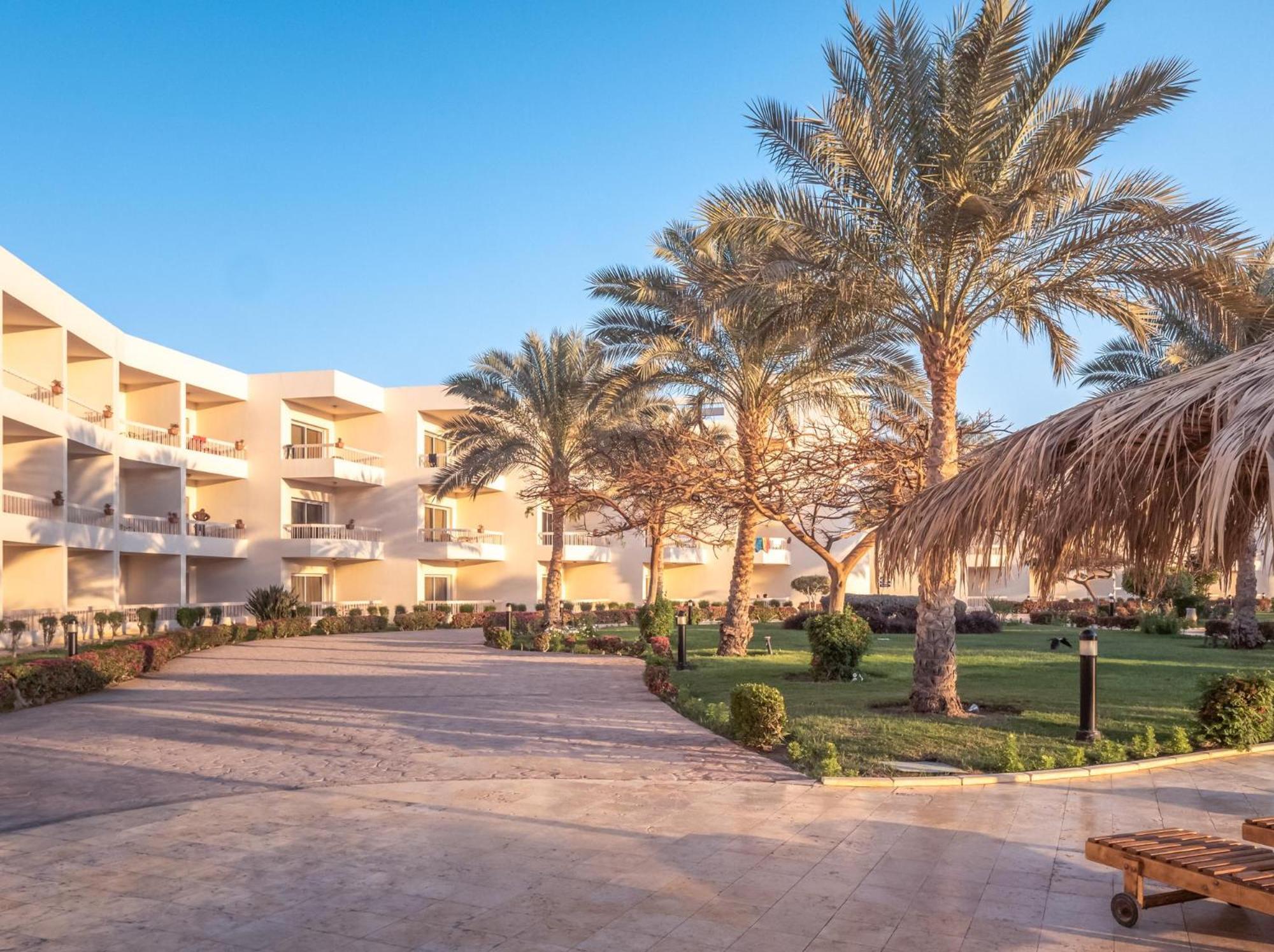 Hurghada Long Beach Resort Bagian luar foto